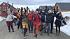Professor Geir Johnsen med sitt 26. kull med biologistudenter som deltar på kurset «Light and primary production in the Artic» i Kongsfjorden.