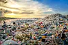 – Vi kan bare håndtere plastproblemet om vi tar hensyn til kjemikaliene i plasten og tar oss av dem på forsvarlig vis. Det sier NTNU-professor Martin Wagner. Her er en liten bit av søppelhåndteringsanlegget Thilafushi på Maldivene.