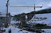 Eidsiva Vannkraft måtte grave seg 14 meter ned under elvebunnen for å komme til fjell de kunne støpe dammen til Rosten kraftverk på.