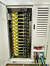 Et ferdigmontert batteriskap produsert av Ekoda på Austevoll. Foto: Ekoda