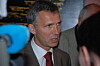 Statsminister Jens Stoltenberg har kun 28 prosent av Arbeiderpartivelgerne på ja-siden i spørsmålet om oljeboring i Lofoten og Vesterålen.