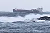 Hagland Captain lå søndag morgen i anker etter at det fikk problemer under stormen ved Hustadvika i Møre og Romsdal lørdag kveld. Foto: Svein Ove Ekornesvåg/NTB Scanpix