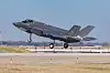 Her tar Finlands første F-35A-fly av for første gang.