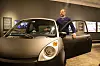 I perioden 2003 til 2012 kjørte kronprinsen denne lille Think-elbilen når han skulle fra Skaugum til Slottet. Om vinteren var det ingen vei utenom lading mens han besøkte foreldrene. Foto: Beate Oma Dahle/NTB