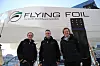 Jarle Kramer, Kristian Rathe og John Martin Godø med med prototyp i skala 1:4 av en Flyying Foil, katamaran med vinger. Foto: Tore Stensvold