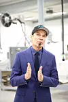 Industridesigner Bård Eker står bak flere selskaper, deriblant Hyke, som utvikler autonome, elektriske ferger for inntil 50 personer. Foto: Tore Stensvold