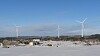 De tre vindturbinene i Haugaland næringspark skal egentlig ha hinderlys som bare slår seg på når et luftfartøy er i nærheten.