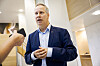 Samferdselsminister Jon-Ivar Nygård (Ap) frykter kollaps dersom elbilene slippes tilbake i kollektivfeltene på E18 på hverdager.