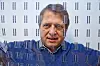 PLASTMINNE: Adm.dir. i Thin Film, Davor Sutija, med 300 000 minnekretser trykket på en rull med plastfilm. FOTO: Jørgen Skjelsbæk
