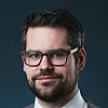 Teknologidirektør Kenneth Johanson sier at NCL har mål om å kutte utslippene med 50 prosent innen 2025 og 90 prosent innen 2030. Foto: NCL
