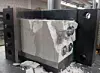 Mens boltene som brukes i tunneler kan være meterlange, har spikrene som testes ut med tanke på å forsterke en oljebrønn en lengde på maksimalt 10 centimeter.