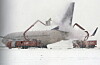 I oktober 2013 kom Boeing med nye prosedyrer i «Aircraft Maintenance Manual» (AMM) som blant annet sier at påføring av avisingsvæske bør skje i en vinkel forfra og ikke fra siden.Dette bildet er fra avisingen av et B737-700 fra SAS på Kjevik i januar 2013.