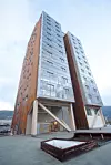 «Jukser» med betongTreet vil trolig ikke beholde tittelen som verdens høyeste trehus spesielt lenge.