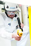 DNV GLs inspektører gjør viktig datafangst med støtte fra droner og sensorer, men mennesket som er fortsatt den viktigste faktoren. Foto: DNV GL
