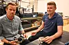 Christian Duun Norberg (t.v.) og Martin Andersson i Fieldnode viser et par av dingsene selskapet har 3D-printet. Foto: Gunhild Haugnes