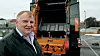 Brian Olesen, direktør i Phoenix Danmark, kom selv kjørende med den elektriske renovasjonsbilen. Foto: Per Erlien Dalløkken