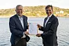 Administrerende direktør i Torghatten Nord, Torkild Torkildsen og Markus Büsig Nord-Europa sjef i Lloyds Register. Foto: Kent Even Grundstad Foto