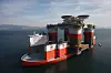 Dockwise Vanguard er verdens største skip av sitt slag. Her er på jomfruturen med den halvt nedsenkbare plattform