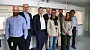 Fra venstre Svein Ræstad (Forsker, IFE), Christian Dye (Avdelingsleder, Sporstoff, IFE) Jan Alfheim (CEO, Oncoinvent), Sven Røst (Kommunikasjonsdirektør, Scatec), Sindre Hassfjell (Prosjektleder, IFE), Øyvind Brandvoll (Avdelingsingeniør, IFE), Ina Kathrine Dahlsveen (Prosjektleder, Forskningsrådet) og Jørgen Dale (forretningsutvikler Scatec).