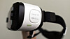 Har du en Samsung S6 kan du dykke inn i en virtuell verden for et par tusenlapper med Gear VR Innovator Edition for S6. Foto: Eirik Urke.