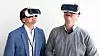 Produktspesialist i Samsung Øyvind Åsen og sjefen for Making View, Are Vindfallet, tror VR-briller kommer til å få stor utbredelse og mange bruksområder. Foto: Eirik Urke.