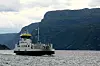 MF Hjelmeland og MF Sigrid skal fra 2021 erstattes av to nullutslippsferger på om lag samme størrelse og kapasitet. MF Hjelmeland er 76,6 meter lang, 15 meter bred og har plass til 400 passasjerer og 76 biler (PBE). Bilde: Wiki Commons/Falk Lademann