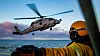 Et MH-60R lander på «Hvidbjørnen», et inspeksjonsskip i Thetis-klassen, utenfor Grønland i november 2020.