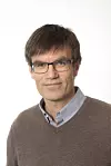 Professor Asgeier Sørensen leder NTNU Amos og det nye 'NTNU-VISTA Center for autonomous operations subsea'.