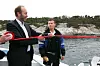 Trond Giske klippet den røde snoren under åpningen av Sways pilotanlegg.