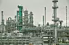 Det er utslippene fra hydrogenproduksjon-enheten ved raffineriet til Preem i Lysekilen at Aker Solutions nå skal gjennomføre en pilot på CO2-fangst. Foto: Patrik Johäll/Preem AB