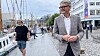 Aker-sjef Øyvind Eriksen advarer oljebransjen mot å kjøpe seg for hardt opp i fornybar energi. I bakgrunnen går Frederic Hauge i Bellona.