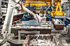 Robotenes tid er kommet for fullt. Før var alle operasjoner i i støpehallen manuelle. Foto: Eirik Helland Urke