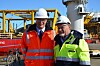 Per Gunnar Kongelf, direktør i Aker Solutions og Lundin-direktør Torstein Sannes foran brønnrammen til Brynhild-feltet. - I utlandet kjenner de ikke NORSOK-standarden og de særnorske kravene våre like godt som i Norge. Det er lettere å kommunisere med gutta her i Egersund enn med en kontraktør i Asia, sier Torstein Sannes. Foto: Ane Madsen