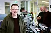 Prosjektleder Tommy Hvidsten sier at elevene kan lage en rekke enkle produkter i det digitale laboratoriet. Foto: Hans Haugstad
