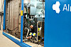 Åsmund Valland fra Alma Clean Power monterer brenselcellen på 100 kW før testing på Stord.