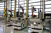 Omron har levert åtte autonome transportroboter (AIV) som går mellom robotcellene.