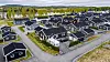 To av huskjøperne i dette boligfeltet har gått til sak på grunn av setningsskader. – Vi har ikke noe valg. Huset vårt er ikke verdt fem øre slik det står nå, sier en av saksøkerne.