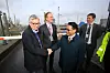 Storfint: Li Yong (t.h.) er leder i den mektige FN-organisasjonen Unido, og mente at karbonfangstteknologien på Mongstad gir håp for verden. Nylig besøkte han senteret og direktør Roy Vardheim. Foto: Per-Ivar Nikolaisen