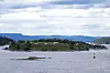 Fabrikken til Chemring Nobel ligger på Sætre, med utslipp til Håøyfjorden i Indre Oslofjord. Det er like ved blant annet Håøya og Oscarsborg, som ses på bildet.