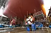 Tre azimuthpropeller fra Brunvoll monteres på Nexans Aurora i tørrdokken til Ulstein Verft.