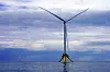 Denne flytende vindturbinen på 3,6 MW har produsert strøm i havet vest for Karmøy i mer enn tre år. Foto: Thomas Førde