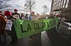Extinction Rebellion og Besteforeldrenes klimaaksjon demonstrerte utenfor Scandic Park Sandefjord hvor konferansen avholdes. Foto: Trond Reidar Teigen