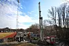 Asker kommune borer Norges dypeste energibrønn. Går det som planlagt, kan dype energibrønner varme opp de nye byggene i Asker sentrum, rundt det som i dag er kunstgressbanen Føyka.