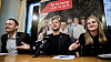 SVs nestleder Torgeir Knag Fylkesnes, partileder Audun Lysbakken og Solveig Skaugvoll Foss, SVs fungerende finanspolitisk talsperson, presenterer budsjettet.