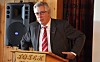 INGEN LØNNSFEST: Finansminister Sigbjørn Johnsen mener vi må beskytte norsk eksportindustri med et svært moderat lønnsoppgjør i år.