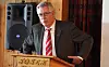 INGEN LØNNSFEST: Finansminister Sigbjørn Johnsen mener vi må beskytte norsk eksportindustri med et svært moderat lønnsoppgjør i år.