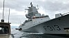 Her er KNM Helge Ingstad få timer etter kollisjonen som lagde en 45 meter lang flenge i skrogsiden, og som senere førte til at fregatten sank.