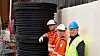 – Plast er et solid produkt og har lengre levetid enn betong, fastslår Jostein Bakka (til venstre). Geir Tannåneset (i midten) og Thomas Blankevoort er enig.