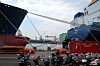 Kinesiskbygde skip kan få ekstraavgift om de anløper havner i USA. Skip som bygges ved koreanske verft, som her ved Hyundai Heavy Industries' verft i Ulsan i Sør-Korea, vil ikke få denne avgiften.