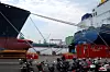 Kinesiskbygde skip kan få ekstraavgift om de anløper havner i USA. Skip som bygges ved koreanske verft, som her ved Hyundai Heavy Industries' verft i Ulsan i Sør-Korea, vil ikke få denne avgiften.